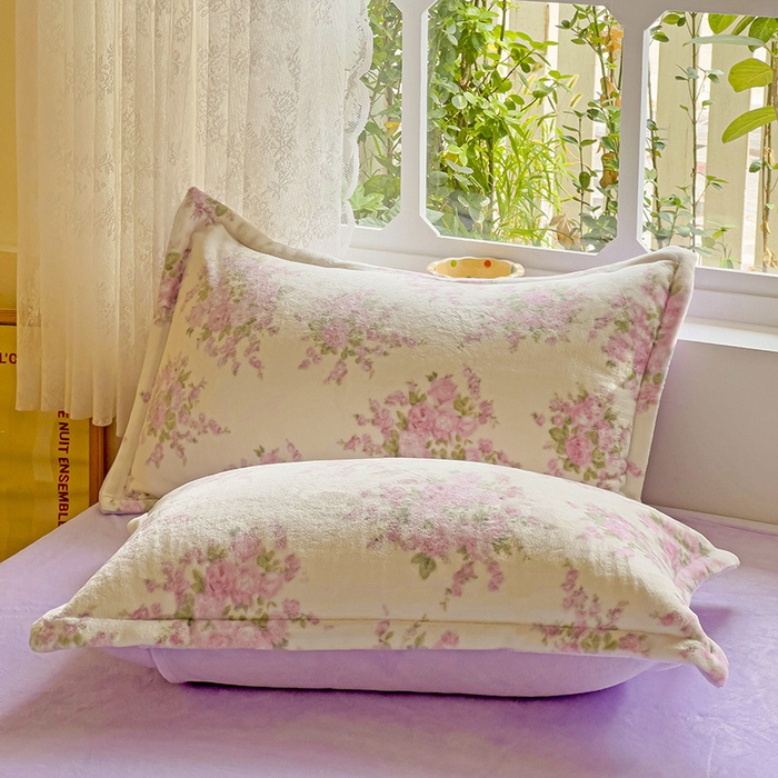 91家纺网 家纺一手货源 找家纺 卡普 2025新款牛奶绒印花单枕套 欧风花影