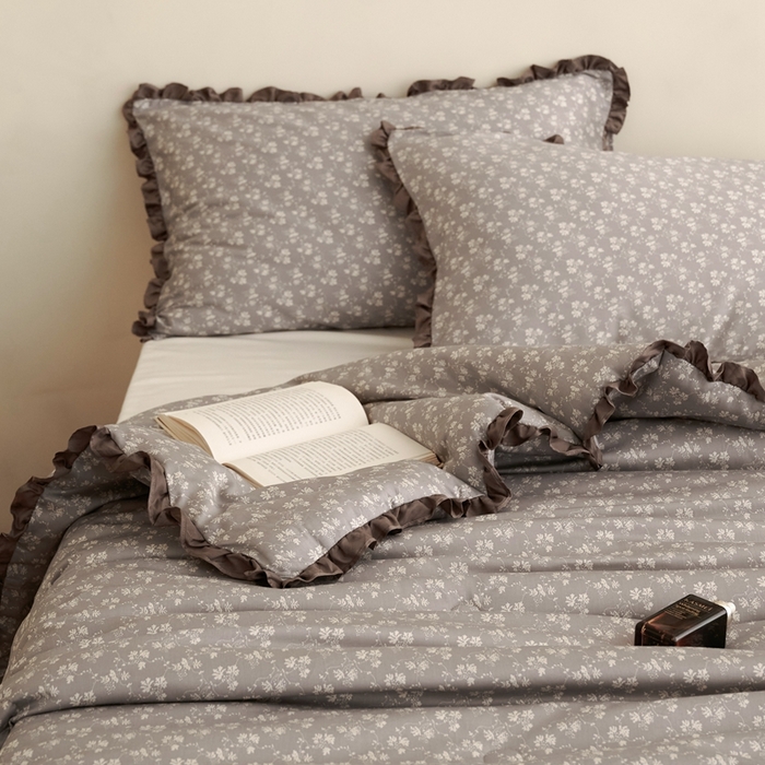 91家纺网 家纺一手货源 找家纺 汇庭 2024秋冬新款·铂金雅棉系列--棚拍 苏美尔灰