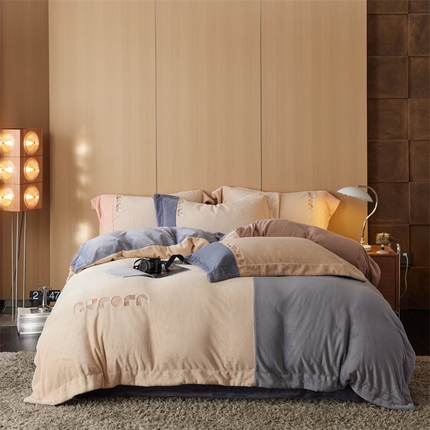 91家纺网 家纺一手货源 找家纺 （总）鼎飞家纺 2024新款高克重牛奶绒刺绣拼色牛奶绒四件套