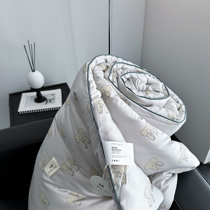 91家纺网 家纺一手货源 找家纺 汇庭 2024新品·雅棉春秋被系列--棚拍 多多象灰