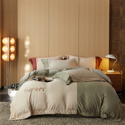 91家纺网 家纺一手货源 找家纺 （总）鼎飞家纺 2024新款高克重牛奶绒刺绣拼色牛奶绒四件套