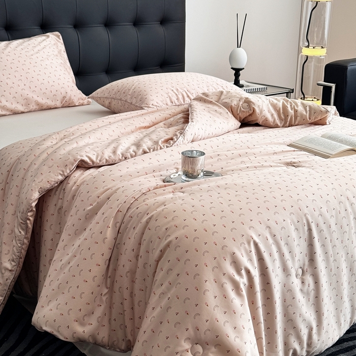 91家纺网 家纺一手货源 找家纺 汇庭 2024新品·雅棉春秋被系列--棚拍 冰淇淋