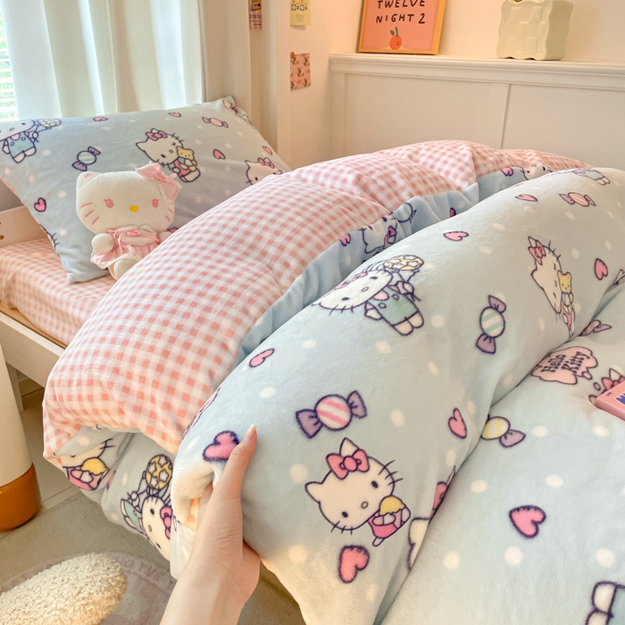 91家纺网 家纺一手货源 找家纺 星座 2025新款三丽鸥牛奶绒套件学生床 糖果KT猫 蓝