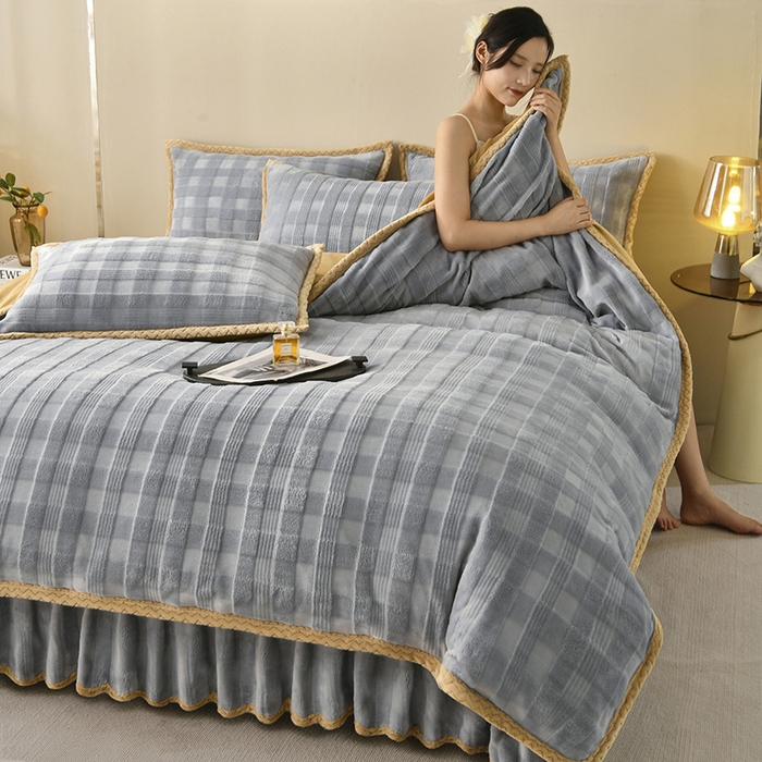 91家纺网 家纺一手货源 找家纺 满羽 2024新款雕花牛奶绒四件套 雅致格调-蓝灰