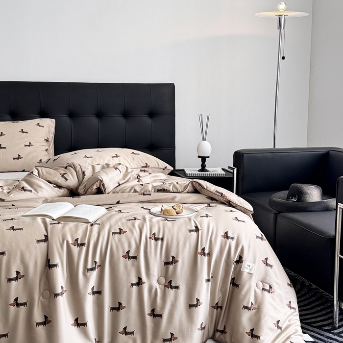 91家纺网 家纺一手货源 找家纺 汇庭 2024新品·雅棉春秋被系列--棚拍 班尼狗