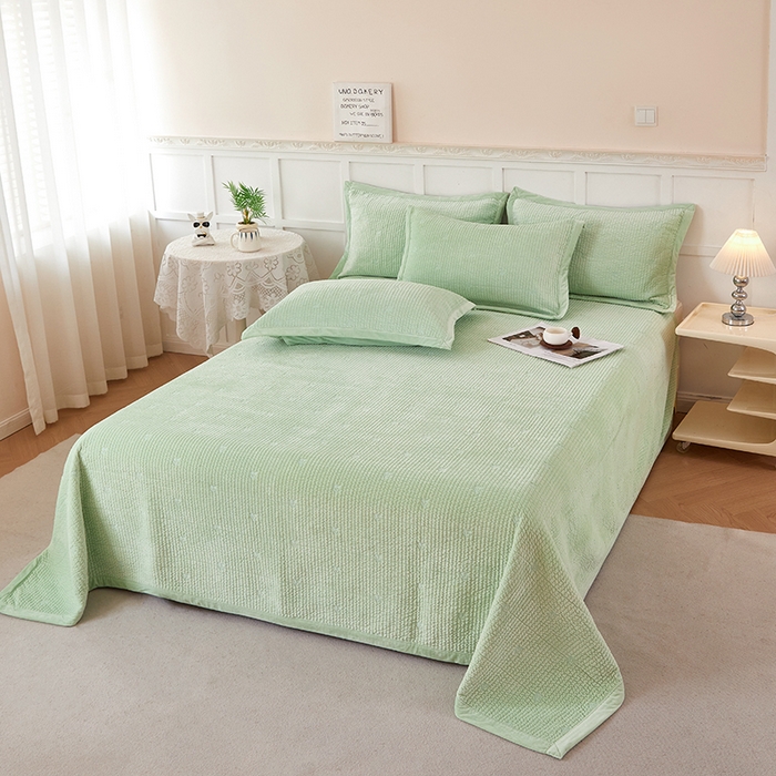 91家纺网 家纺一手货源 找家纺 莎果 2024新款天丝绒刺绣款床盖三件套 樱桃-绿