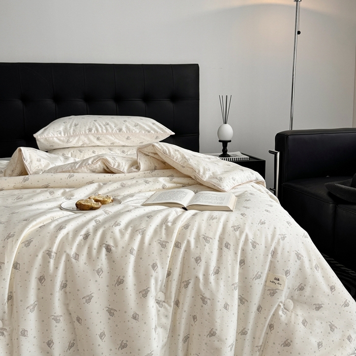 91家纺网 家纺一手货源 找家纺 汇庭 2024新品·雅棉春秋被系列--棚拍 萌象