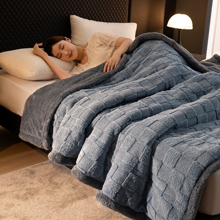 澳梵家居 2024新款三层夹棉加厚塔肤绒毛毯-场景二 方格灰-灰