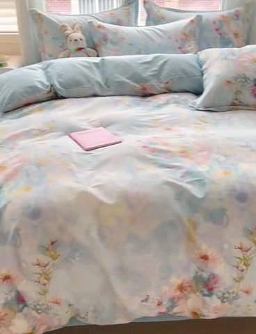 91家纺网 家纺一手货源 找家纺 暖芯优选 2025直播爆款全棉ins印花四件套纯棉床单床笠学生三件套9月上新 优漫蓝语