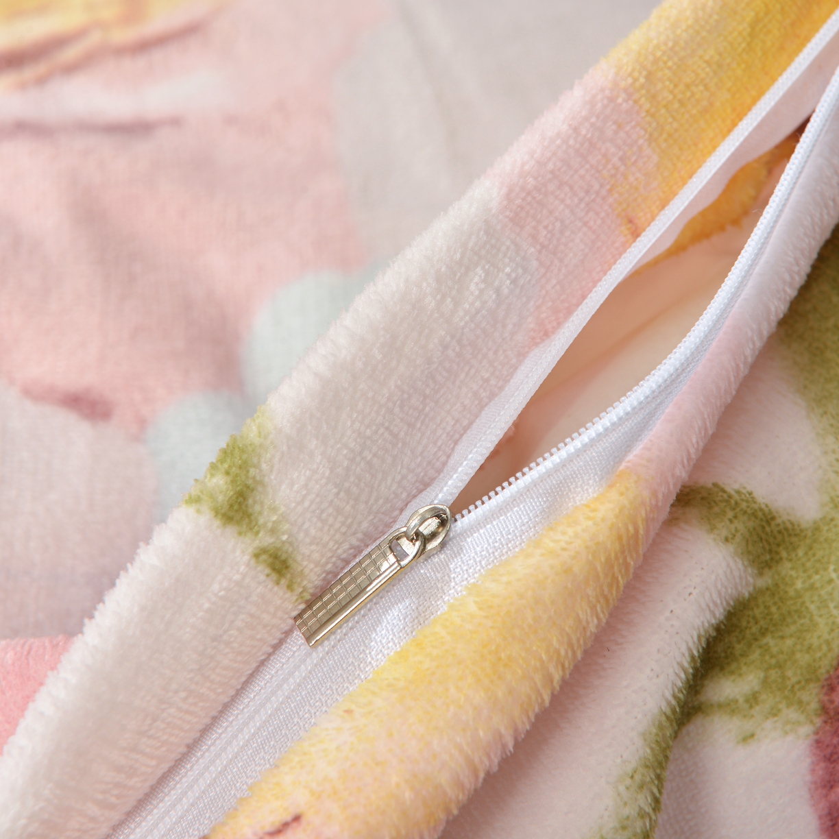 91家纺网 家纺一手货源 找家纺 2024新款亲肤牛奶绒夹棉床盖四件套 诗意玫瑰