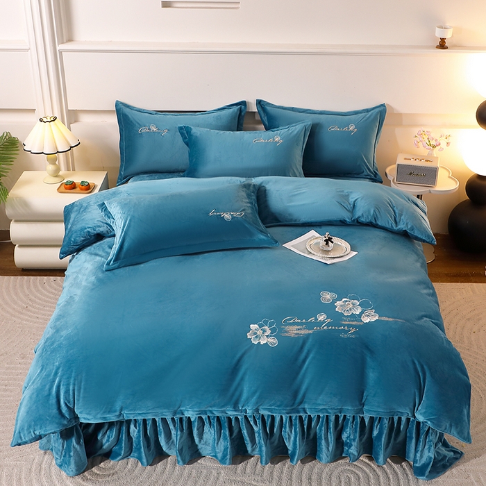 91家纺网 家纺一手货源 找家纺 2024新款母婴级花边床单款婴儿绒刺绣四件套 长相思-湖绿