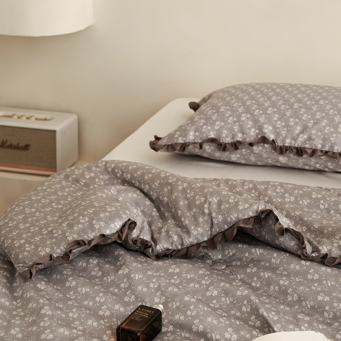 91家纺网 家纺一手货源 找家纺 汇庭 2024秋冬新款·铂金雅棉系列--棚拍 苏美尔灰