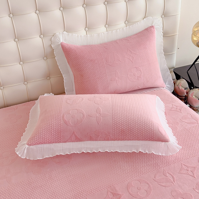 91家纺网 家纺一手货源 找家纺 （总）冬然家纺 2024新款雕花绒床盖四件套