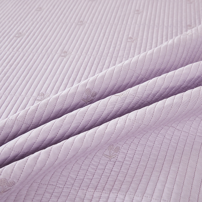 91家纺网 家纺一手货源 找家纺 莎果 2024新款天丝绒刺绣款床盖三件套 樱桃-紫