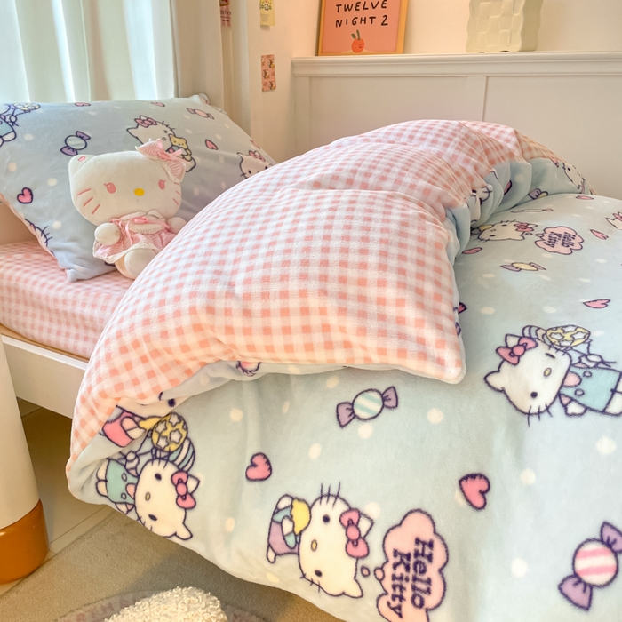 91家纺网 家纺一手货源 找家纺 星座 2025新款三丽鸥牛奶绒套件学生床 糖果KT猫 蓝