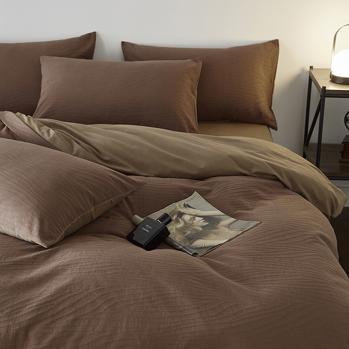 91家纺网 家纺一手货源 找家纺 2024新款全棉色织提花磨毛欧佩斯四件套-场景二 欧佩斯-棕榈