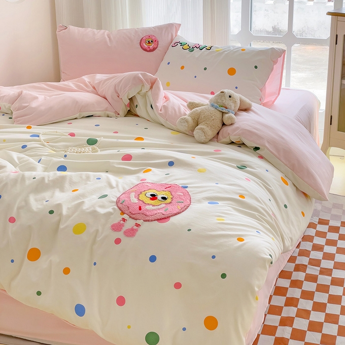 91家纺网 家纺一手货源 找家纺 一霖家纺 2024新款高克重云朵棉毛巾绣印＋绣小清新系列四件套 波点甜甜圈