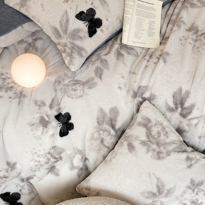 91家纺网 家纺一手货源 找家纺 安哆啦家纺 2024新款ins风高克重兔毛绒四件套 有蝶