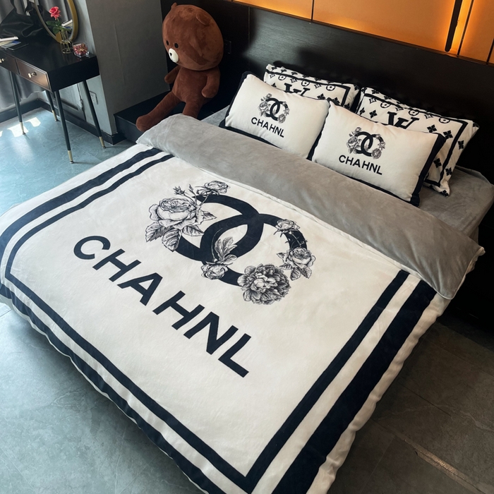 91家纺网 家纺一手货源 找家纺 花沐家居 2024牛奶绒印花四件套白香