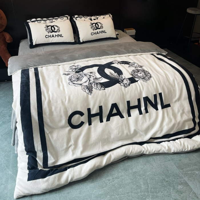 91家纺网 家纺一手货源 找家纺 花沐家居 2024牛奶绒印花四件套白香