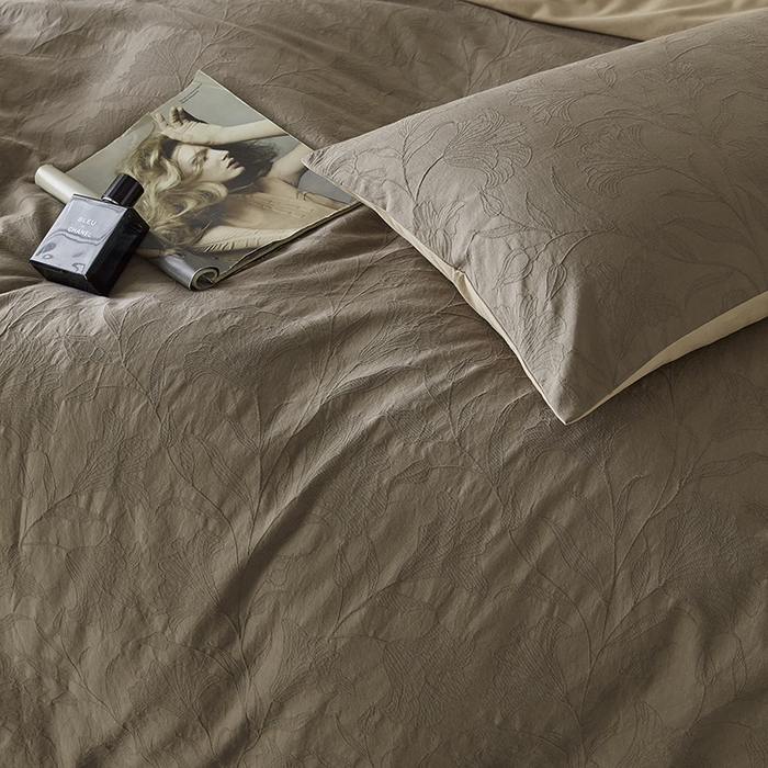 91家纺网 家纺一手货源 找家纺 2024新款全棉色织提花磨毛欧佩斯四件套-场景二 欧佩斯-香槟