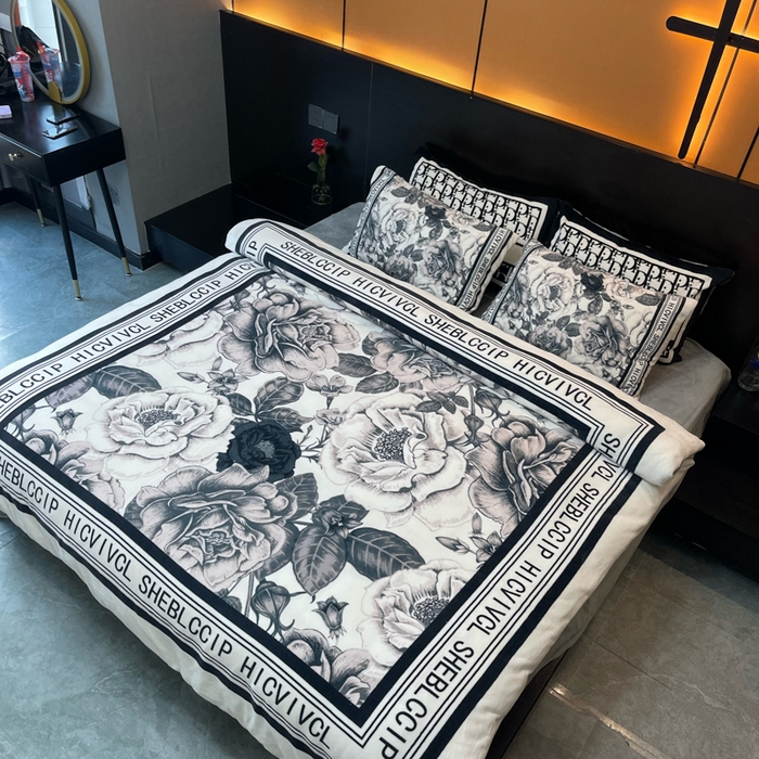 91家纺网 家纺一手货源 找家纺 花沐家居 2024牛奶绒印花四件套大花