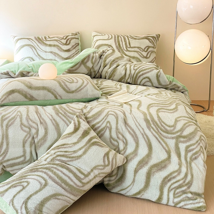 91家纺网 家纺一手货源 找家纺 安哆啦家纺 2024新款ins风高克重兔毛绒四件套 绿意