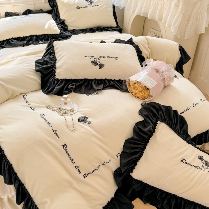 91家纺网 家纺一手货源 找家纺 （总）凯美家居 2024新款法式牛奶绒刺绣四件套-欧雅 场景二