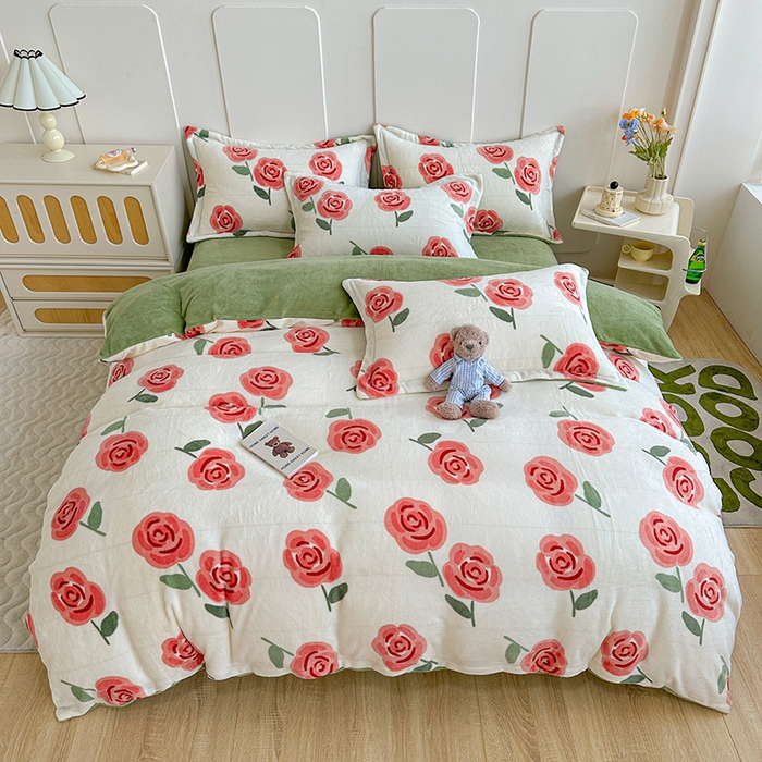 91家纺网 家纺一手货源 找家纺 卡普二店 2024新款牛奶绒印花四件套 柔伊