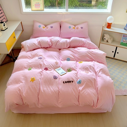 91家纺网 家纺一手货源 找家纺 一比一家纺 2024新款水洗棉毛巾绣系列 小怪兽-蜜桃粉