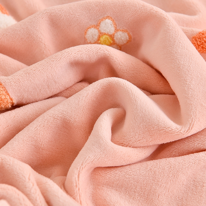 91家纺网 家纺一手货源 找家纺 一左一右 2024秋冬新款全消光高克重保暖加厚卡通花边毛巾绣花牛奶绒四件套（提供买家秀） 可爱兔兔-樱花粉