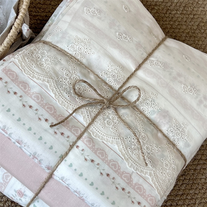 91家纺网 家纺一手货源 找家纺 2024新款全棉印花双层纱四件套--蕾丝花边款凡尔赛