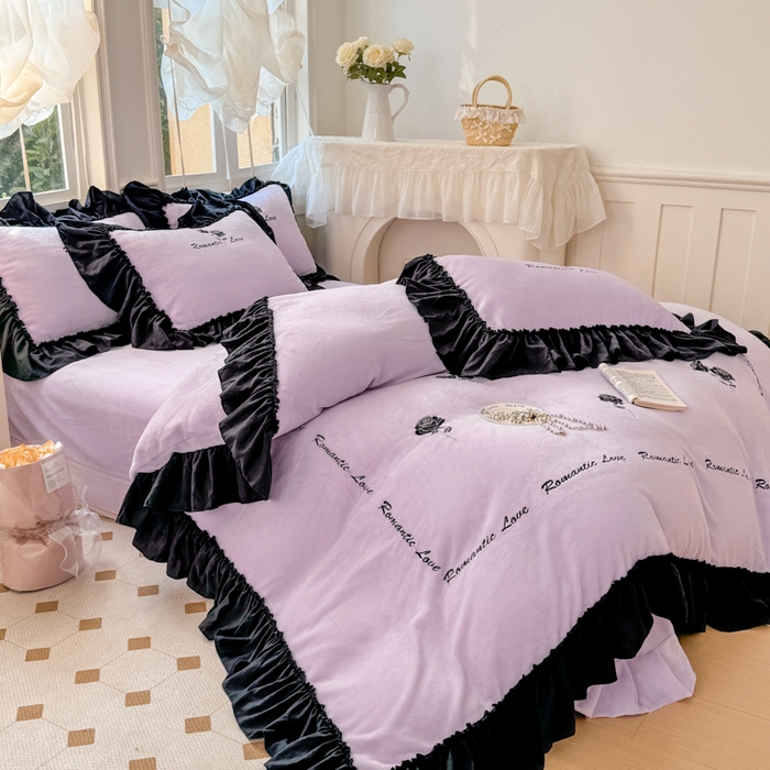 91家纺网 家纺一手货源 找家纺 凯美家居 2024新款法式牛奶绒刺绣四件套-欧雅 场景二 欧雅-浅紫