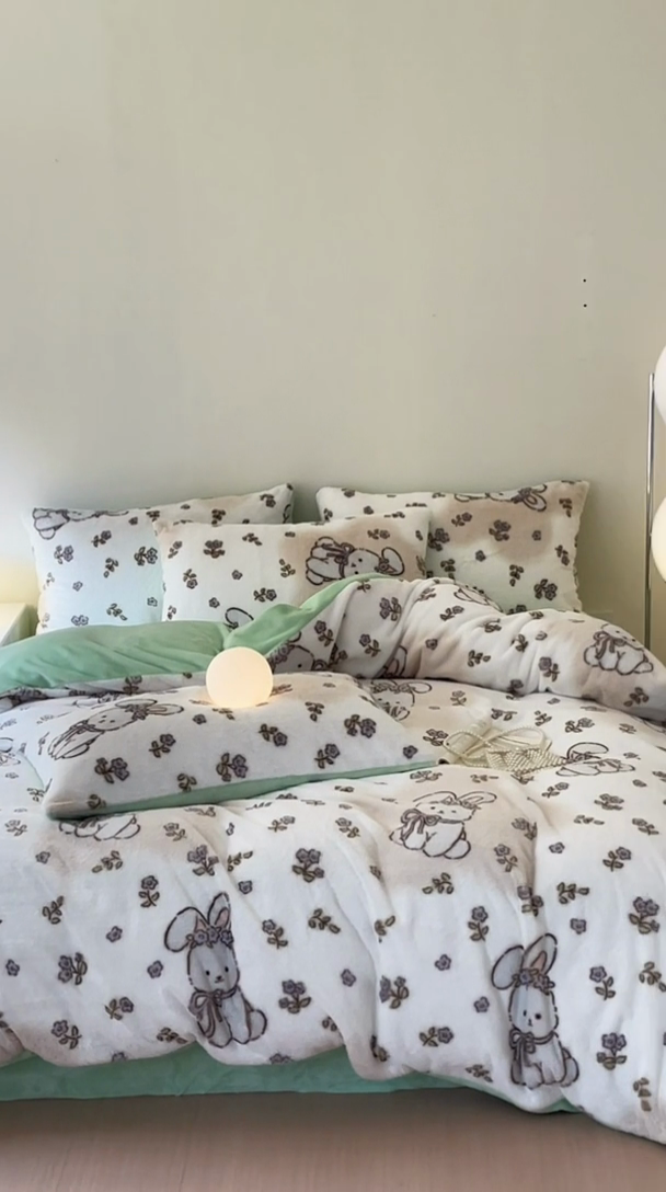 91家纺网 家纺一手货源 找家纺 安哆啦家纺 2024新款ins风高克重兔毛绒四件套 花丛兔