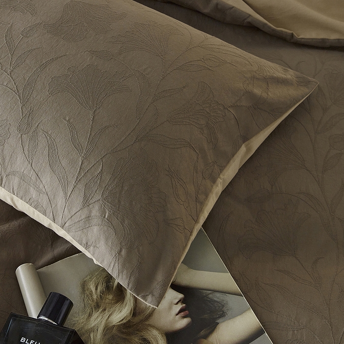 91家纺网 家纺一手货源 找家纺 2024新款全棉色织提花磨毛欧佩斯四件套-场景二 欧佩斯-香槟