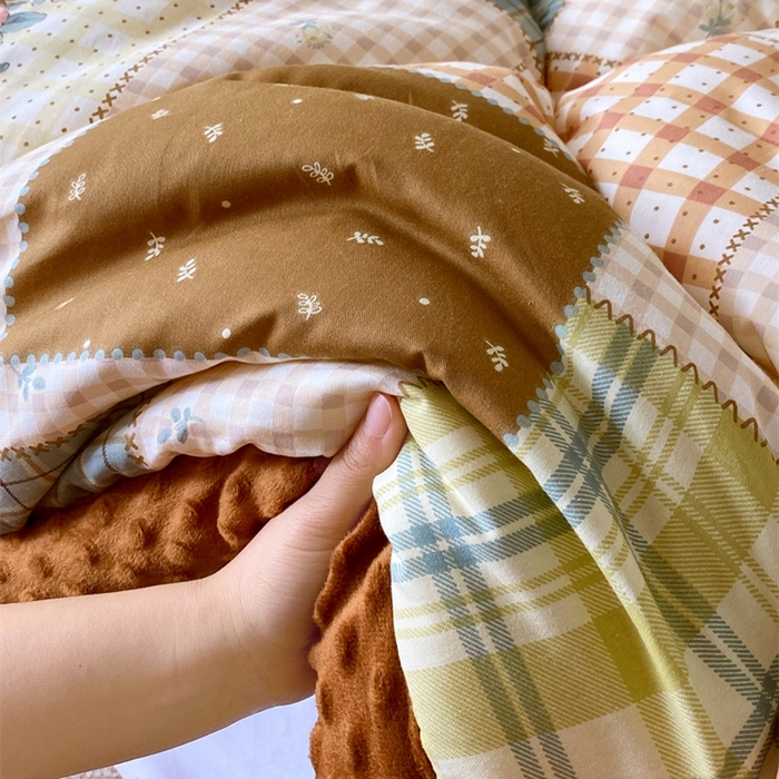 91家纺网 家纺一手货源 找家纺 云家 2024新款A类全棉豆豆绒被子被芯纯棉豆豆被冬被大豆被 百福相伴