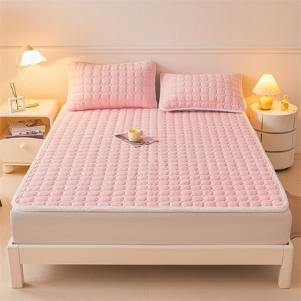 91家纺网 家纺一手货源 找家纺 （总）予梦家纺 2024新款纯色牛奶绒夹棉床褥床护垫-莫甘娜