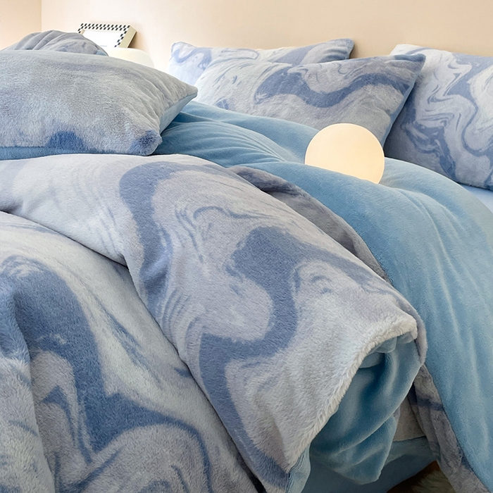 91家纺网 家纺一手货源 找家纺 安哆啦家纺 2024新款ins风高克重兔毛绒四件套 波澜