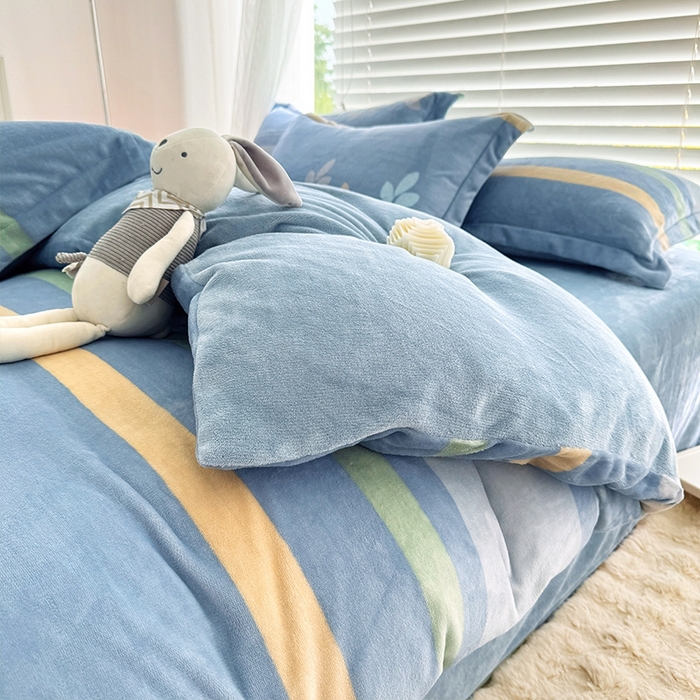 91家纺网 家纺一手货源 找家纺 丫丫家纺 2024新款加厚保暖牛奶绒印花四件套 浮光叶影