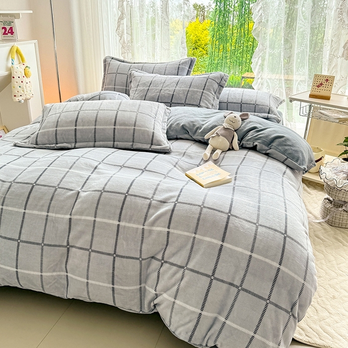 91家纺网 家纺一手货源 找家纺 丫丫家纺 2024新款加厚保暖牛奶绒印花四件套 光辉岁月