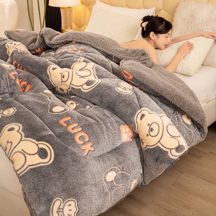 91家纺网 家纺一手货源 找家纺 2025新款直播雪花绒冬被法莱绒羊羔绒牛奶绒被子被芯 luck熊