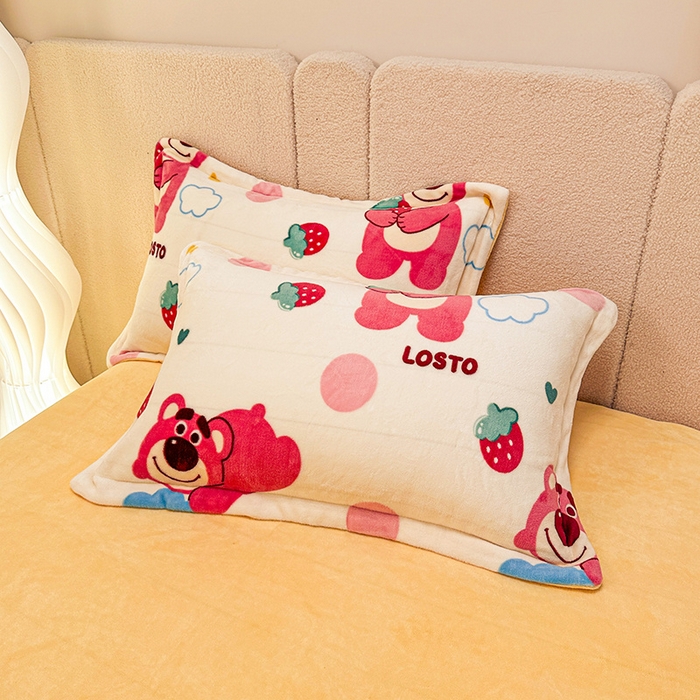 91家纺网 家纺一手货源 找家纺 卡普二店 2024新款牛奶绒印花四件套 萌趣熊宝