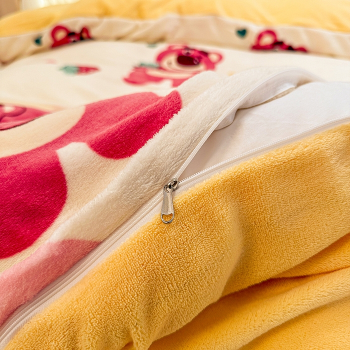 91家纺网 家纺一手货源 找家纺 卡普二店 2024新款牛奶绒印花单被套 萌趣熊宝