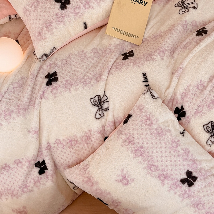 91家纺网 家纺一手货源 找家纺 安哆啦家纺 2024新款ins风高克重兔毛绒四件套 蕾丝蝴蝶结