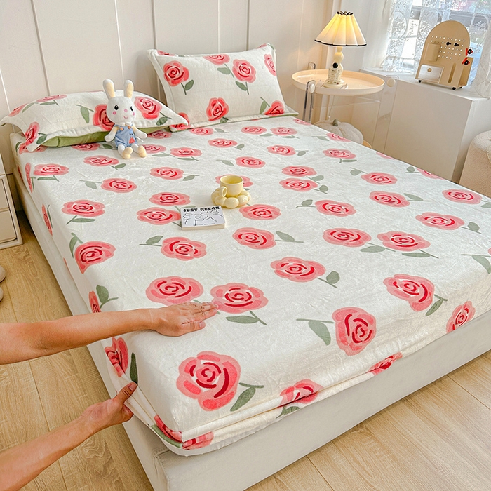 91家纺网 家纺一手货源 找家纺 卡普二店 2024新款牛奶绒印花单床笠 柔伊