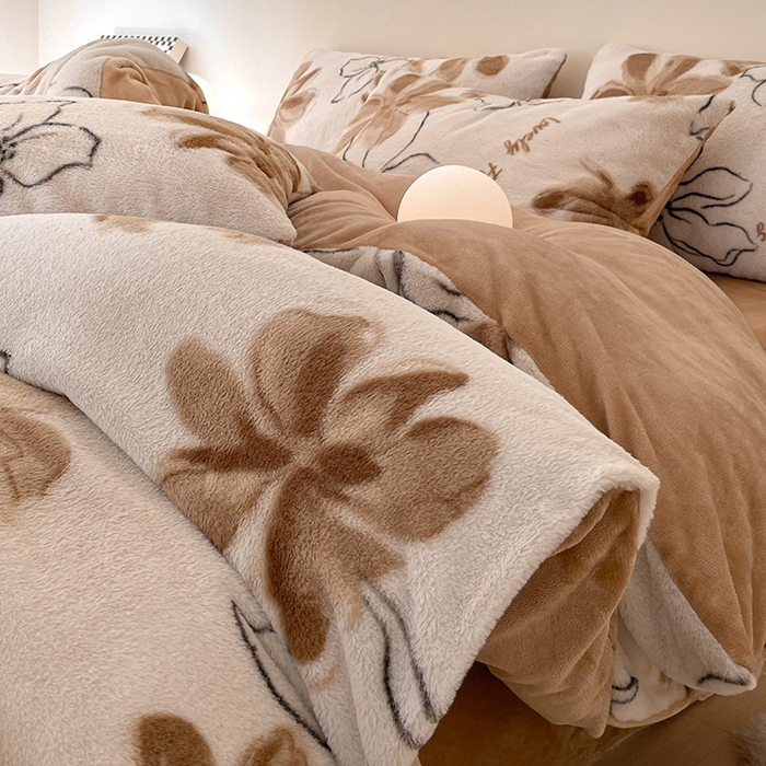 91家纺网 家纺一手货源 找家纺 安哆啦家纺 2024新款ins风高克重兔毛绒四件套 空谷幽兰