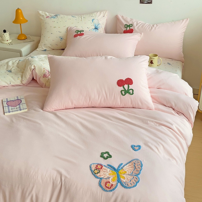 91家纺网 家纺一手货源 找家纺 一霖家纺 2024新款高克重云朵棉毛巾绣印＋绣小清新系列四件套 蝶恋