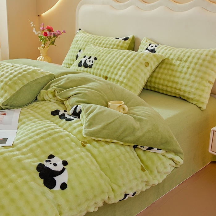 91家纺网 家纺一手货源 找家纺 巧格家纺 2025新款A类加厚泡泡牛奶绒印花工艺立体泡泡四件套（买家秀联系商家） 墨蝶翩斑