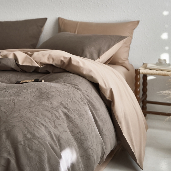 91家纺网 家纺一手货源 找家纺 2024新款全棉色织提花磨毛欧佩斯四件套-场景一 欧佩斯-香槟