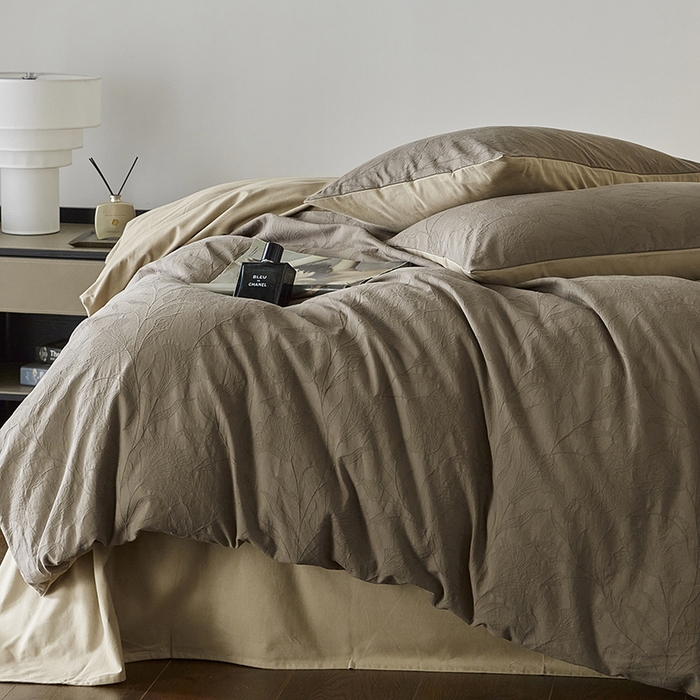 91家纺网 家纺一手货源 找家纺 2024新款全棉色织提花磨毛欧佩斯四件套-场景二 欧佩斯-香槟